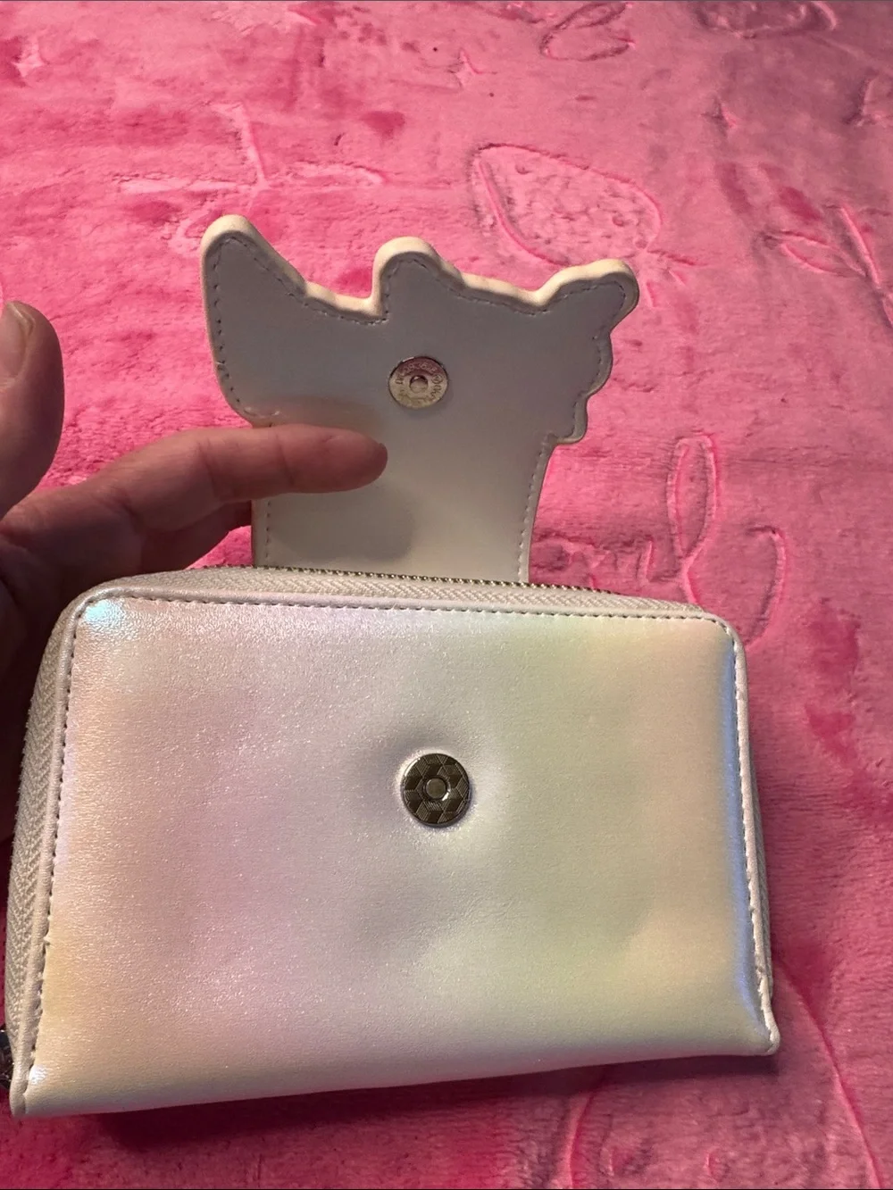 Lisa Frank x Loungefly Rainbow Logo Zip Around Wallet – Pearlized White – NWT